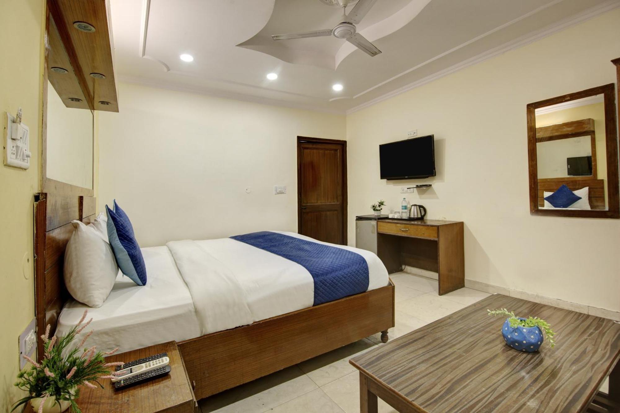Hotel The Eden Park Noida Exterior foto
