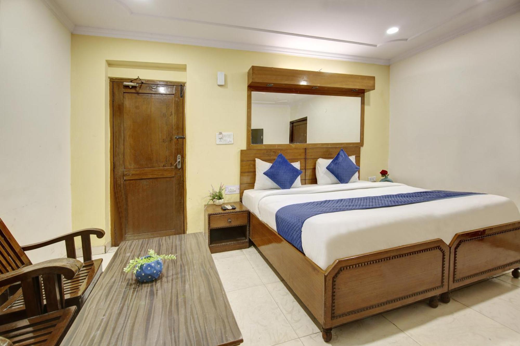 Hotel The Eden Park Noida Exterior foto