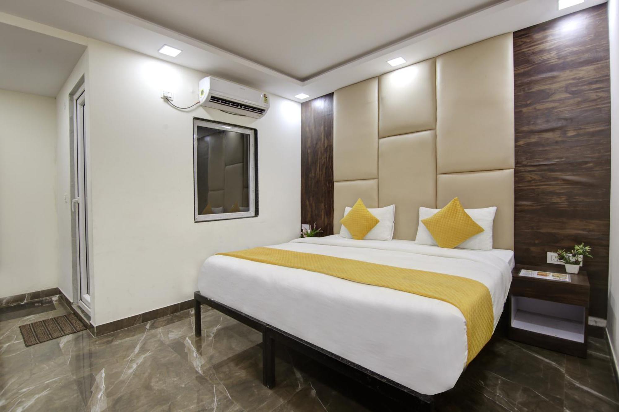 Hotel The Eden Park Noida Exterior foto